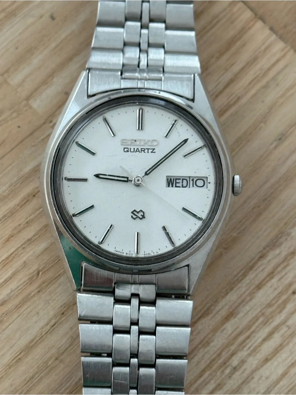 Seiko SQ Vintage Watch Stainless Bracelet Case Dial Hands Markers Day Date